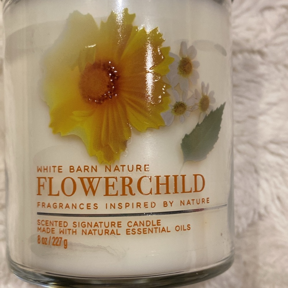 Flowerchild scented candle size 8oz